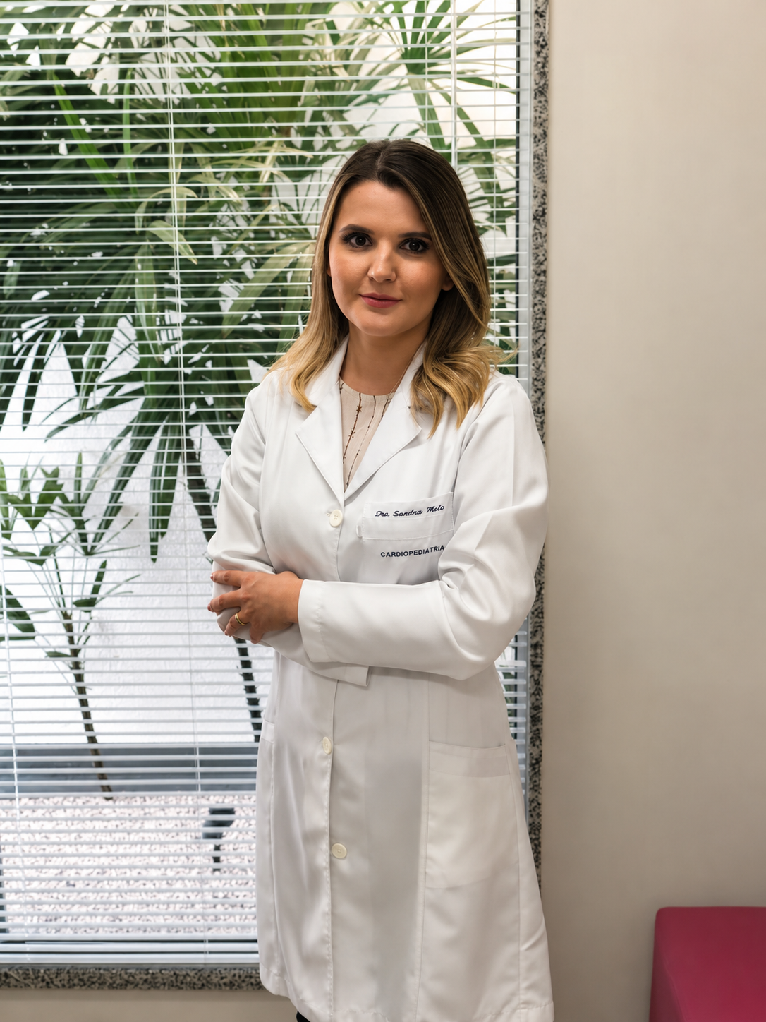 Retrato de Dra. Suellen Mota, cardiopediatra em Campo Grande